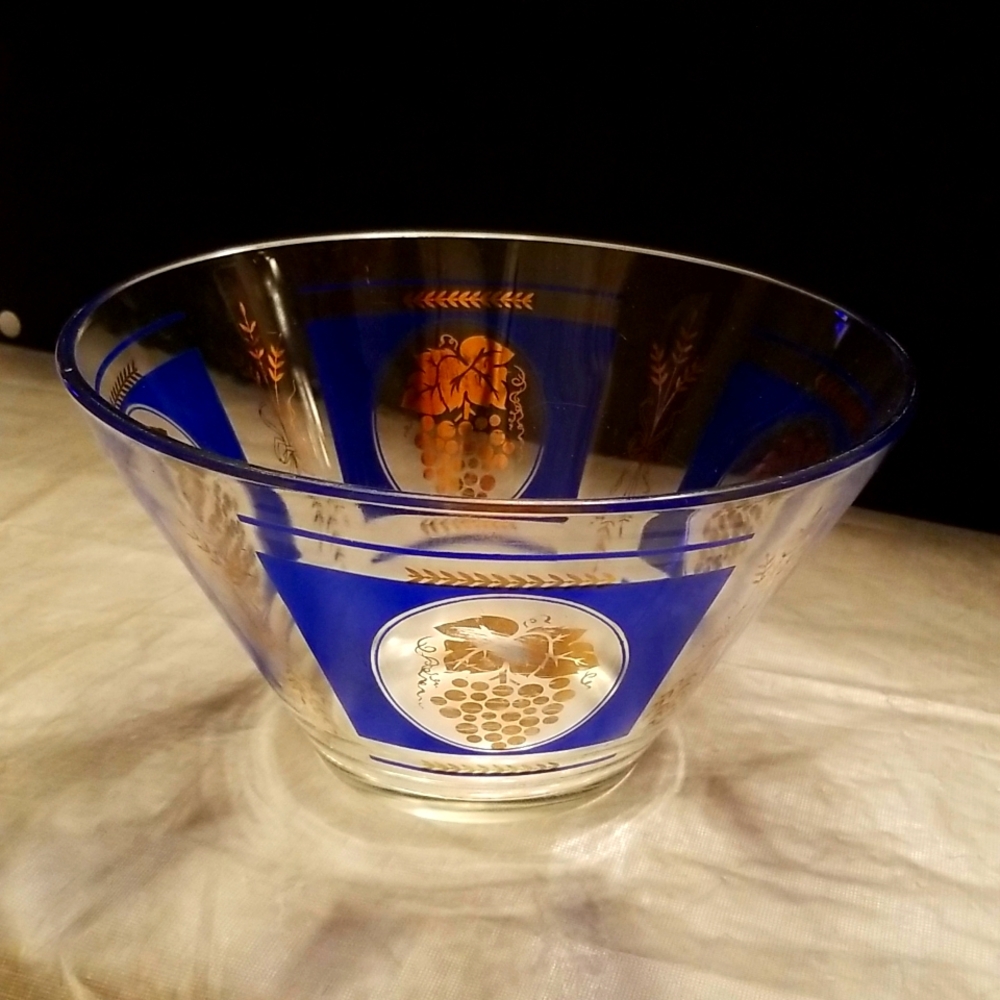 Hazel Atlas Grape Theme Blue & Gold Chip Bowl Vintage